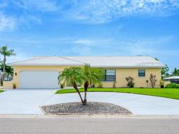 Picture of 916 Eagle Lane, Apollo Beach, FL 33572