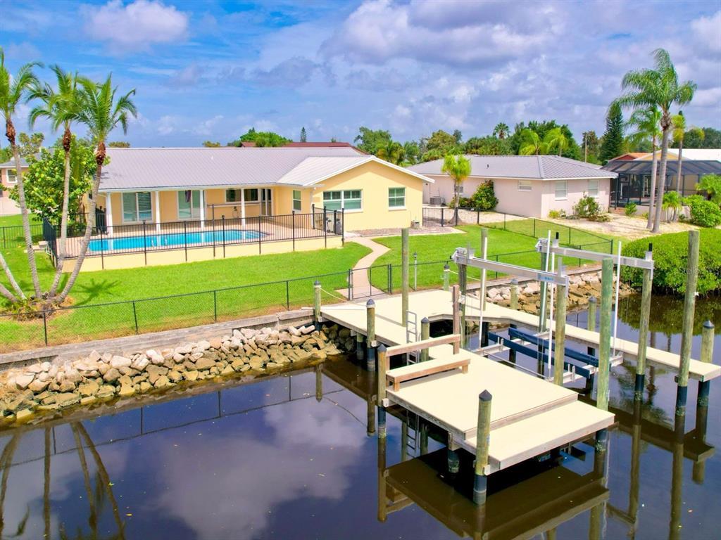 Picture of 916 Eagle Lane, Apollo Beach, FL 33572