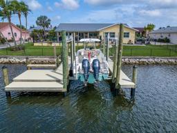 Picture of 916 Eagle Lane, Apollo Beach, FL 33572