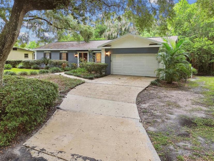 Picture of 6924 Greenhill Place, Tampa FL 33617