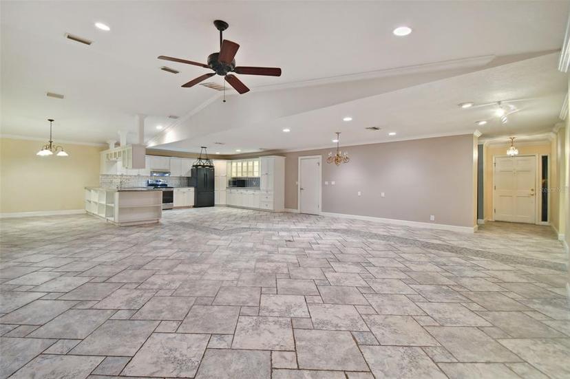 Picture of 6924 Greenhill Place, Tampa FL 33617