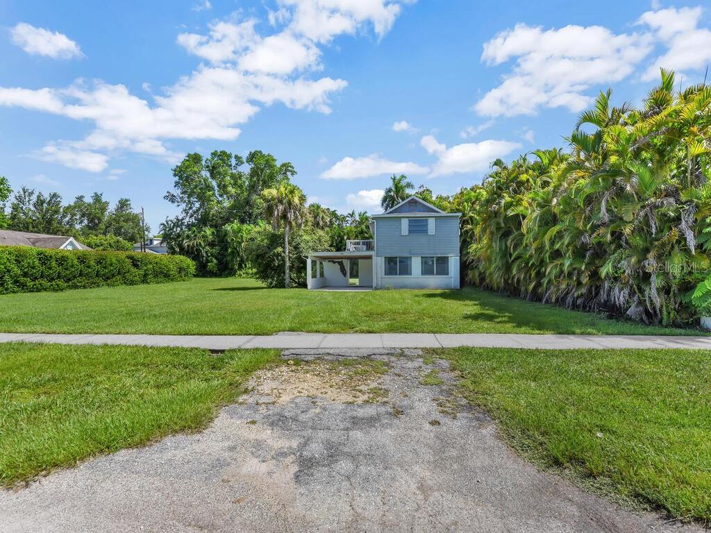 Picture of 1428 Poinciana Avenue, Fort Myers, FL 33901