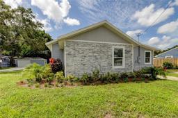 Picture of 911 8Th Avenue Sw, Largo, FL 33770