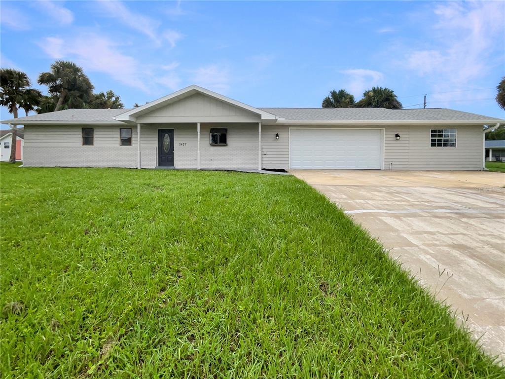 Picture of 1427 E Gate Drive, Venice, FL 34285