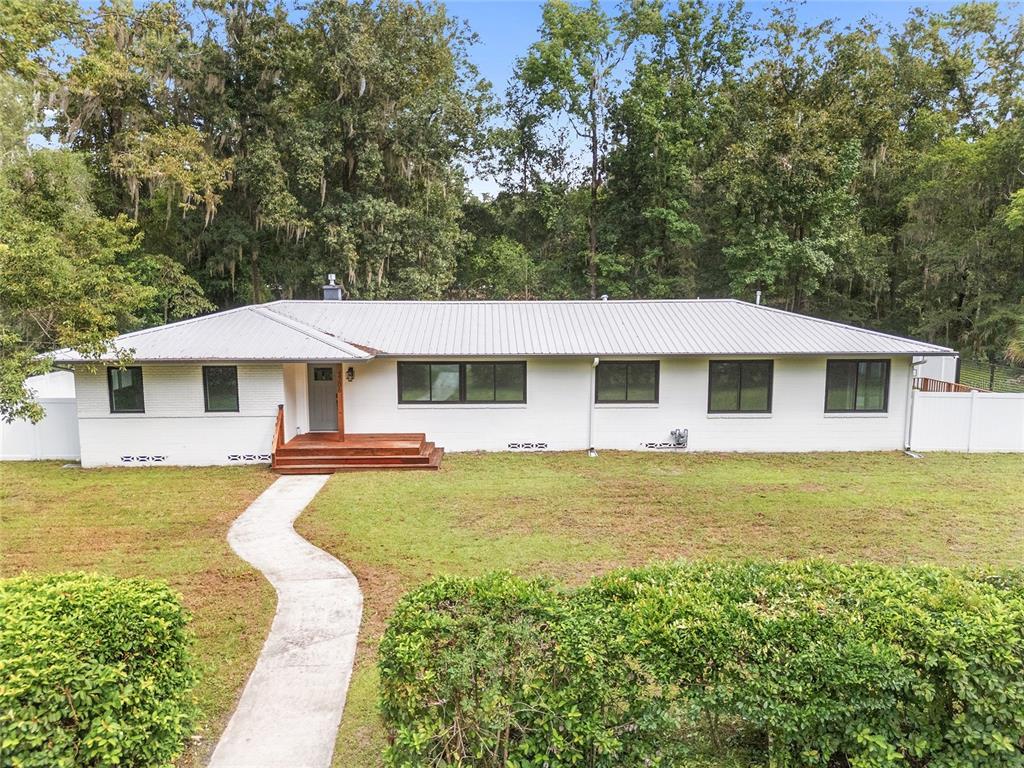 Picture of 3706 SW 6Th Place, Gainesville, FL 32607