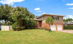 Picture of 8212 Forest Circle, Seminole, FL 33776