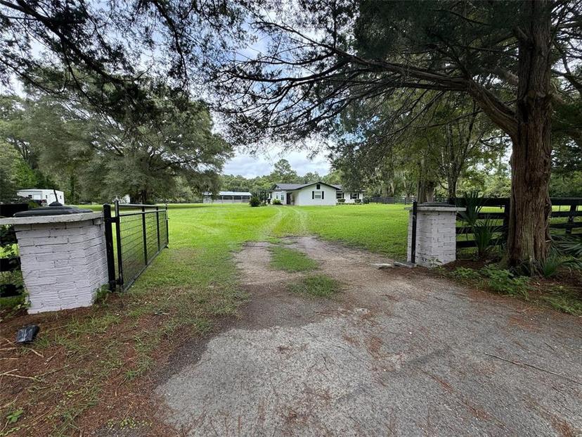 Picture of 215 NW 180Th Street, Newberry FL 32669