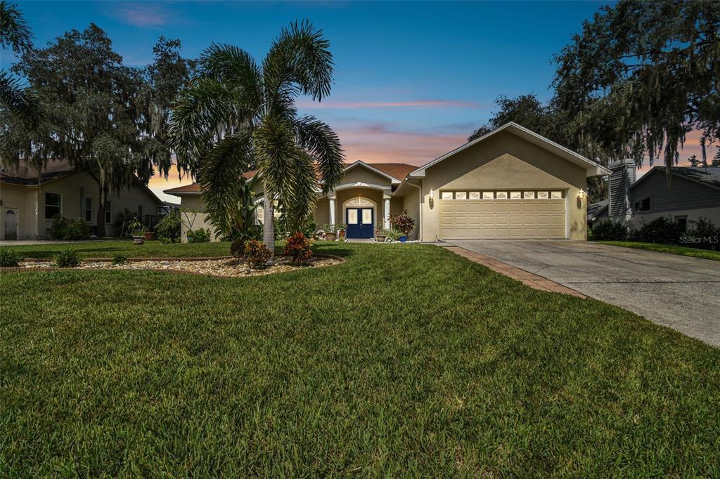 Picture of 1905 Masters Way, Plant City, FL 33566