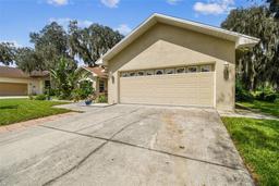 Picture of 1905 Masters Way, Plant City, FL 33566