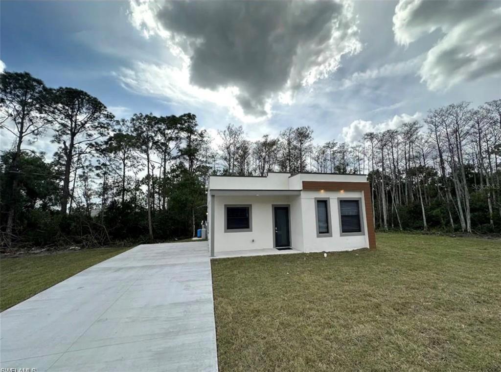 Picture of 1028 Milwaukee Boulevard, Lehigh Acres, FL 33974