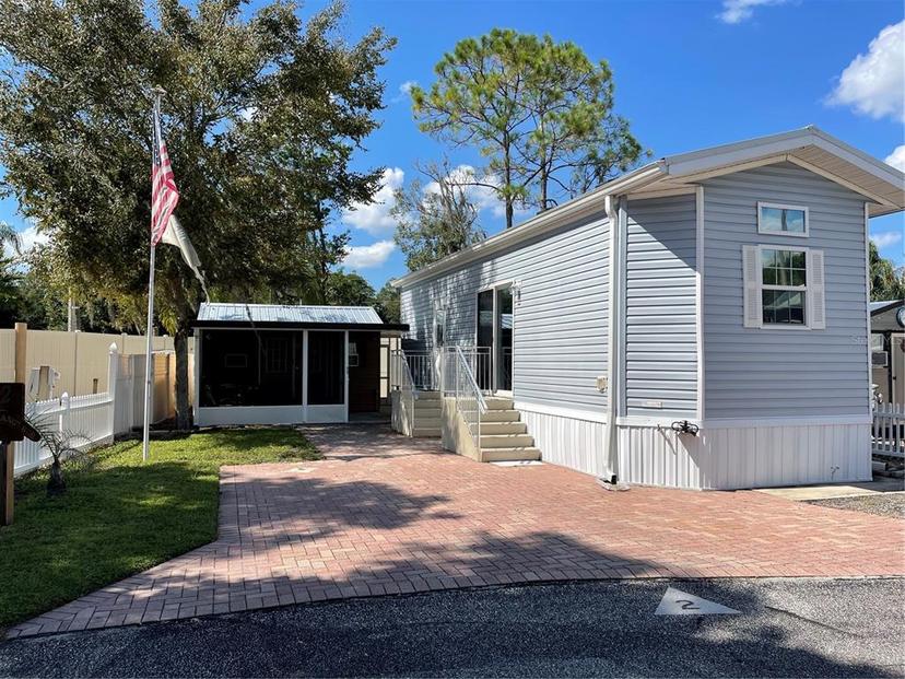 Picture of 20300 Leonard Road Unit 2, Lutz FL 33558