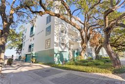 Picture of 4950 Bayshore Boulevard Unit 13C, Tampa, FL 33611