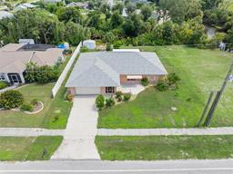 Picture of 7506 Spinnaker Boulevard, Englewood, FL 34224