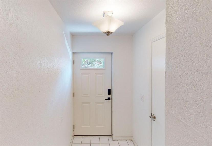 Picture of 9550 Tara Cay Court Unit 17, Seminole FL 33776