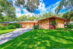 Picture of 1895 Lake Judy Lee Drive, Largo, FL 33771