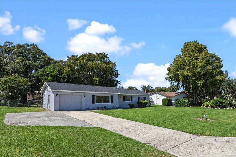 Picture of 2009 Lakeshore Boulevard, Saint Cloud FL 34769