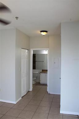 Picture of 5608 Pinnacle Heights Circle Unit 305, Tampa, FL 33624