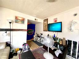 Picture of 914 SW 8Th Avenue Unit 19, Gainesville, FL 32601