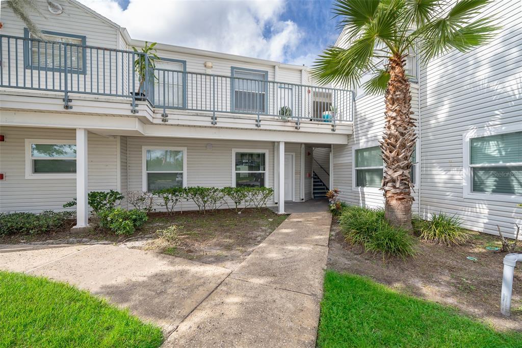 Picture of 2532 Woodgate Boulevard Unit 105, Orlando, FL 32822