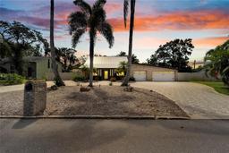 Picture of 7615 Alhambra Drive, Bradenton, FL 34209