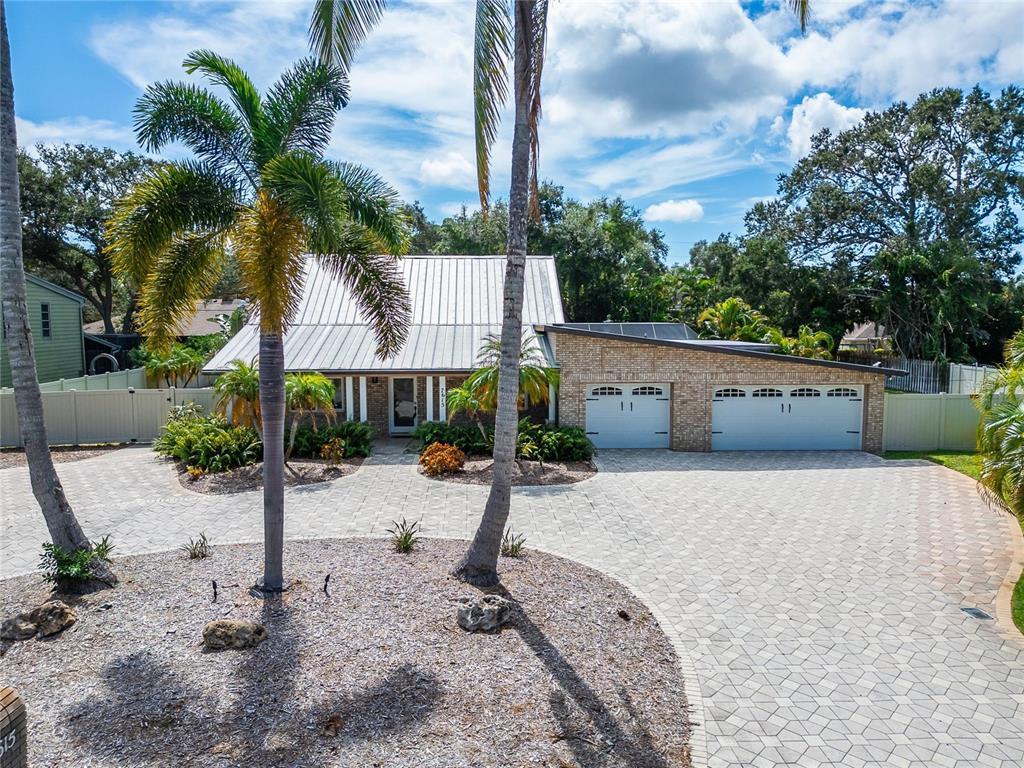 Picture of 7615 Alhambra Drive, Bradenton, FL 34209