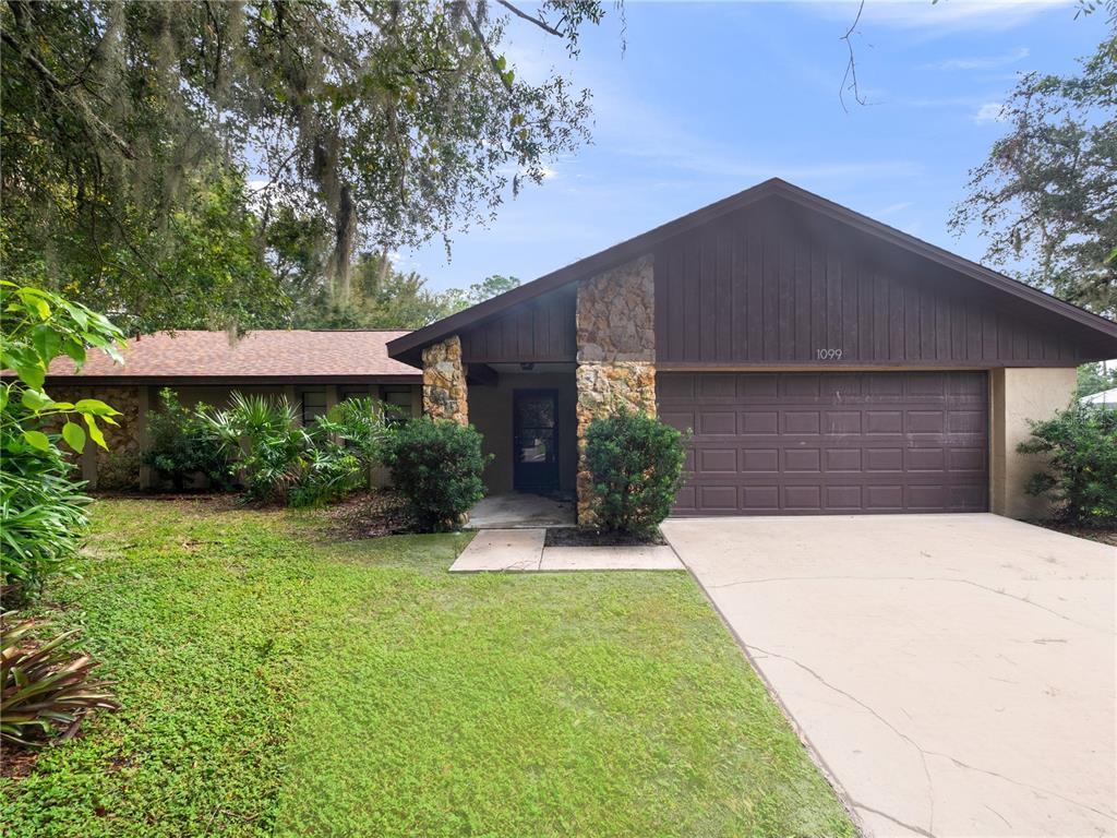 Picture of 1099 E De Carlo Drive, Deltona, FL 32725