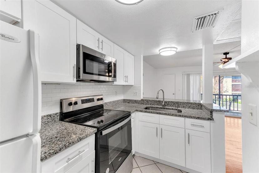 Picture of 3841 S Lake Drive Unit 200, Tampa FL 33614