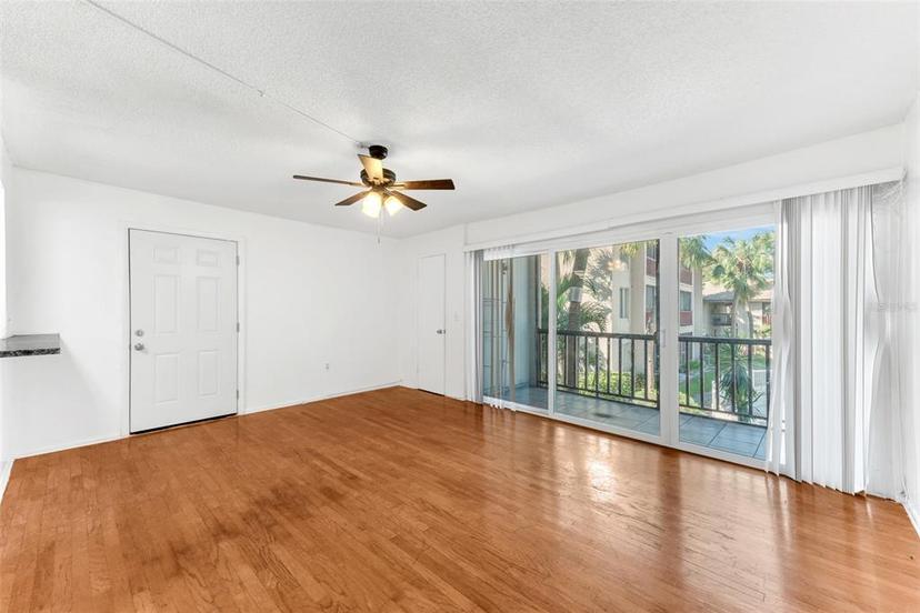 Picture of 3841 S Lake Drive Unit 200, Tampa FL 33614