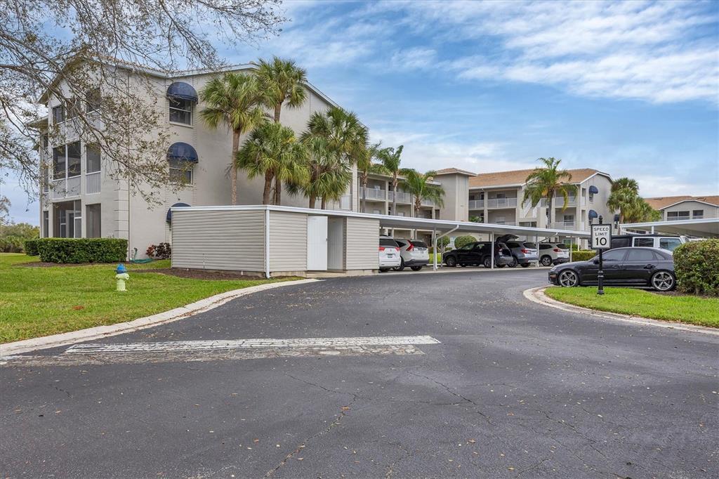 Picture of 9630 Club South Circle Unit 6202, Sarasota, FL 34238