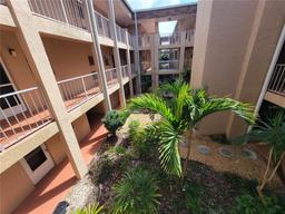 Picture of 1520 Glen Oaks Drive E Unit 252, Sarasota, FL 34232