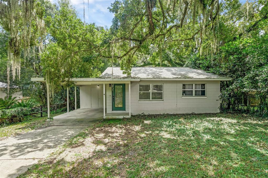 Picture of 104 E Mcclendon Street, Lady Lake, FL 32159