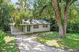 Picture of 104 E Mcclendon Street, Lady Lake, FL 32159