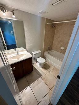 Picture of 1944 Conway Road Unit 6, Orlando, FL 32812