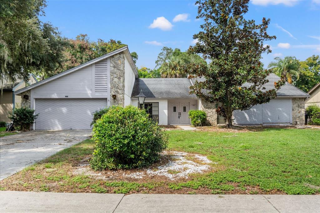 Picture of 15904 Nottinghill Drive, Lutz, FL 33548