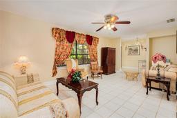 Picture of 894 Quarters Court, Port Orange, FL 32129