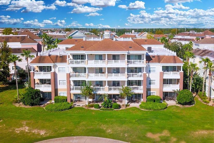 Picture of 1112 Sunset View Circle Unit 302, Reunion FL 34747