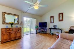 Picture of 9537 86Th Avenue Unit 9537, Seminole, FL 33777