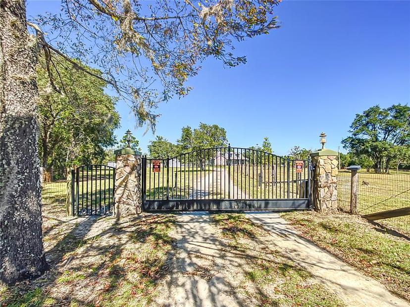 Picture of 19451 SE 80 Street, Morriston FL 32668