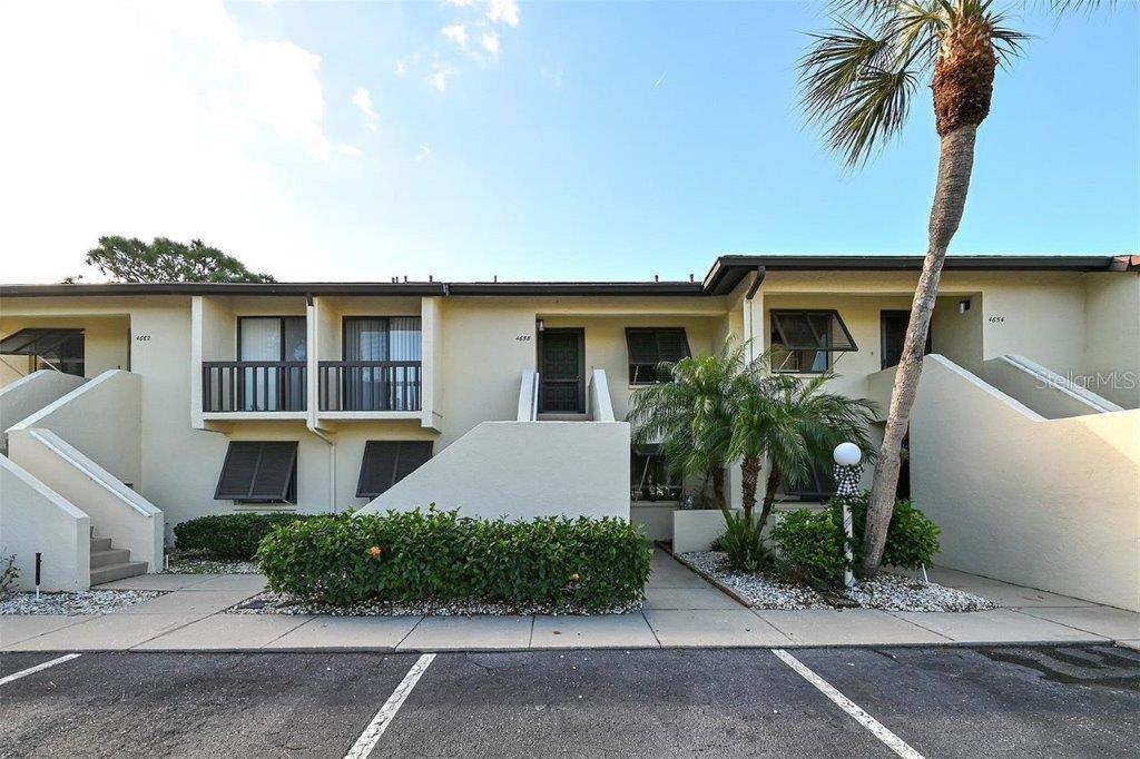 Picture of 4658 Longwater Chase Unit 104, Sarasota, FL 34235