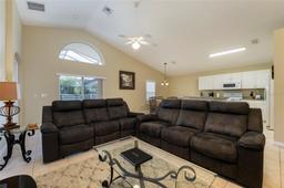 Picture of 523 Balmoral Dr, Davenport, FL 33896