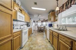 Picture of 16212 Brookridge Boulevard, Brooksville, FL 34613