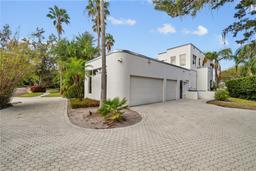 Picture of 2905 Safe Harbor Drive, Tampa, FL 33618