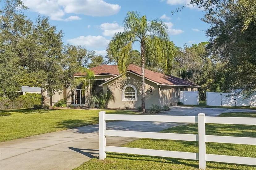 Picture of 15840 Oakcrest Circle, Brooksville FL 34604