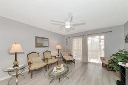 Picture of 1540 Glen Oaks Drive E Unit B134, Sarasota, FL 34232