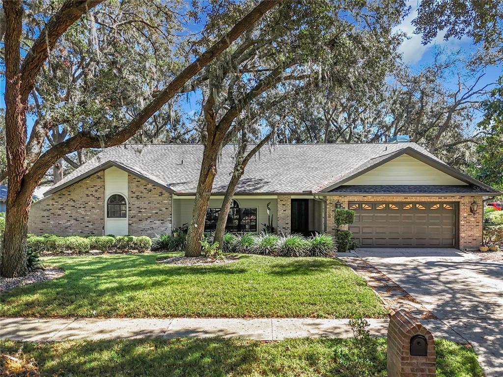 Picture of 2728 Saint Cloud Oaks Drive, Valrico, FL 33594