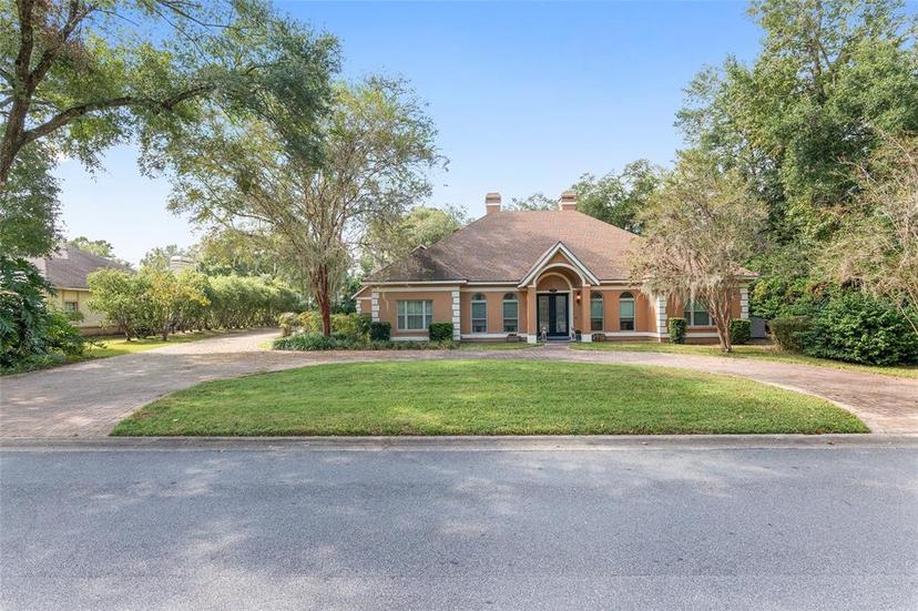 Picture of 2210 SE Laurel Run Drive, Ocala FL 34471