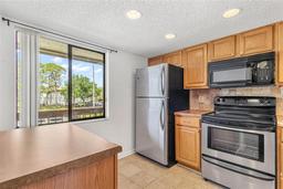 Picture of 108 Woodlands Court Unit 108, Oldsmar, FL 34677