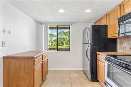 Picture of 108 Woodlands Court Unit 108, Oldsmar, FL 34677