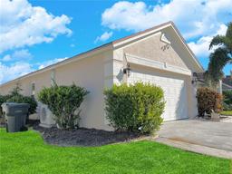 Picture of 427 Via Del Sol Drive, Davenport, FL 33896