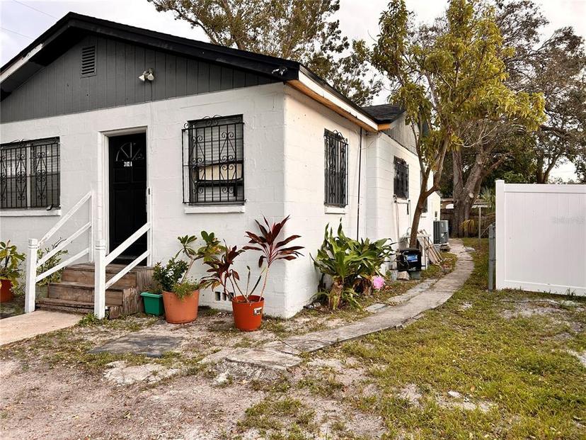 Picture of 3102 W Leroy Street Unit A, Tampa FL 33607